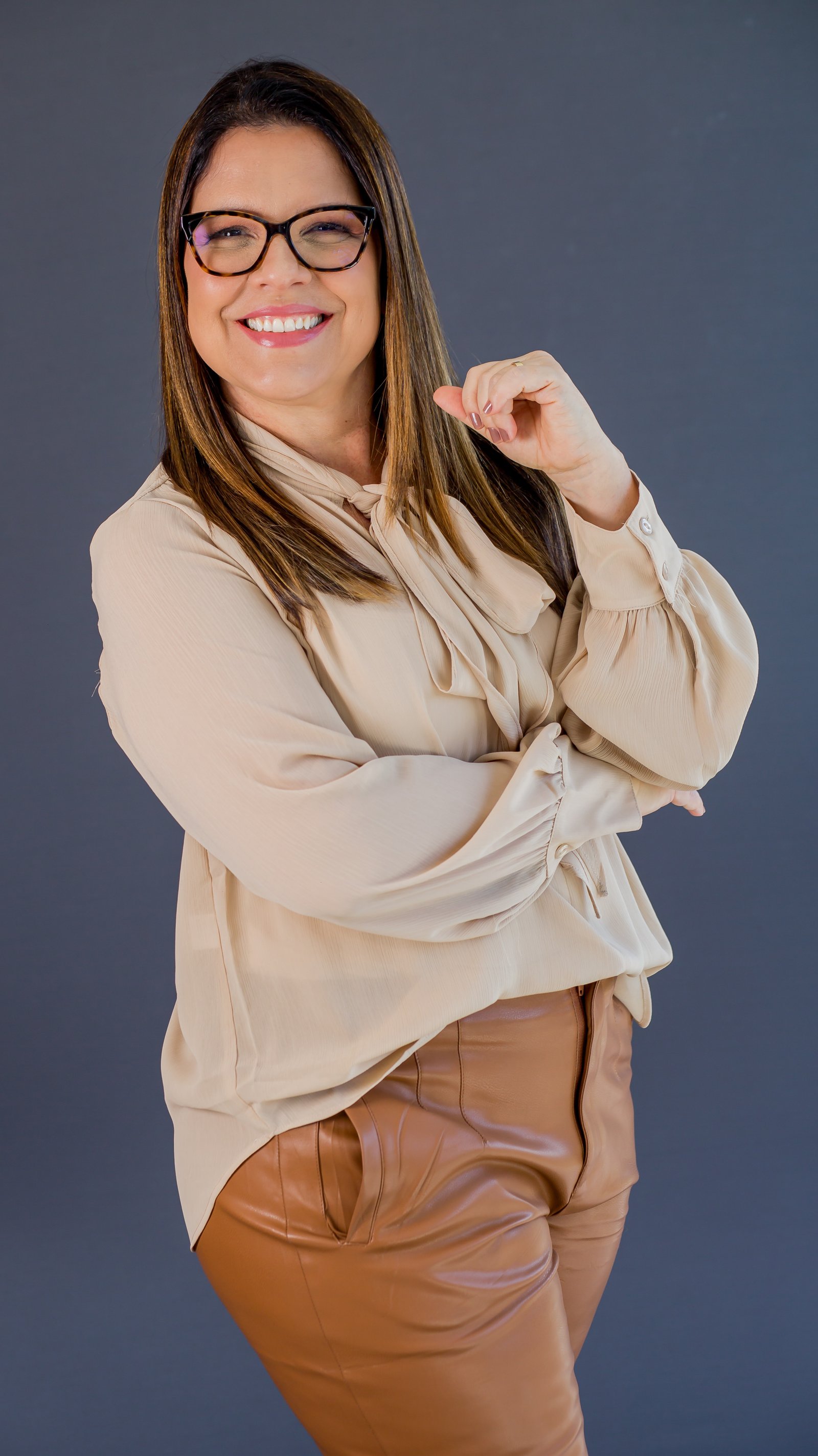 Dra. Cláudia Coscarelli  Especialista em Radiologia Odontológica e Criadora do Método Dentista 3D